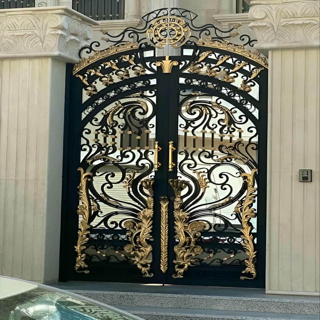 خرید درب پارکینگ دو لنگه عریض با رنگ مات خرید درب پارکینگ دو لنگه عریض با رنگ مات