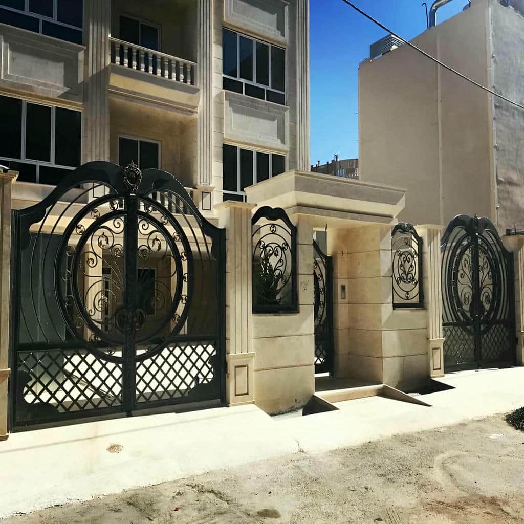 خرید درب باغی ویلایی فرفورژه با تاج مرکزی