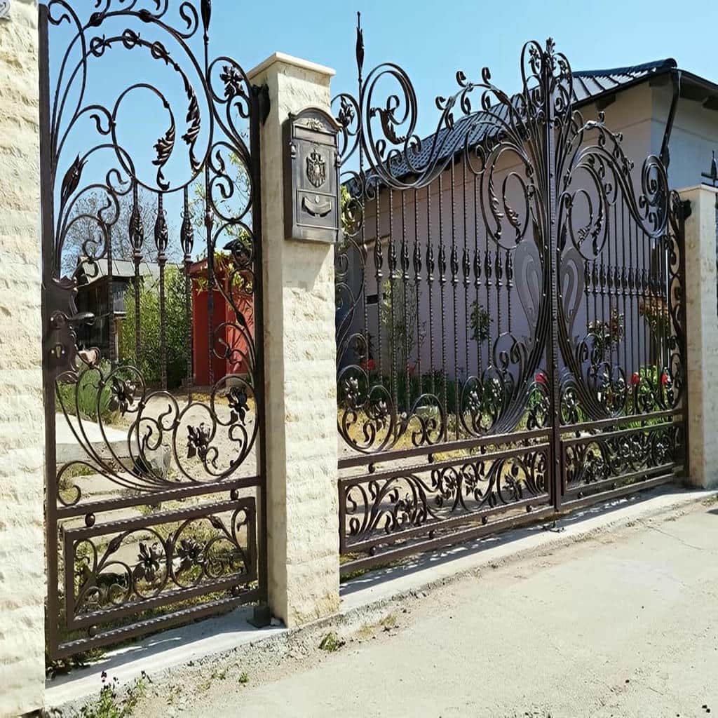 ساخت درب لولایی ویلایی حیاط بزرگ با برش لیزری