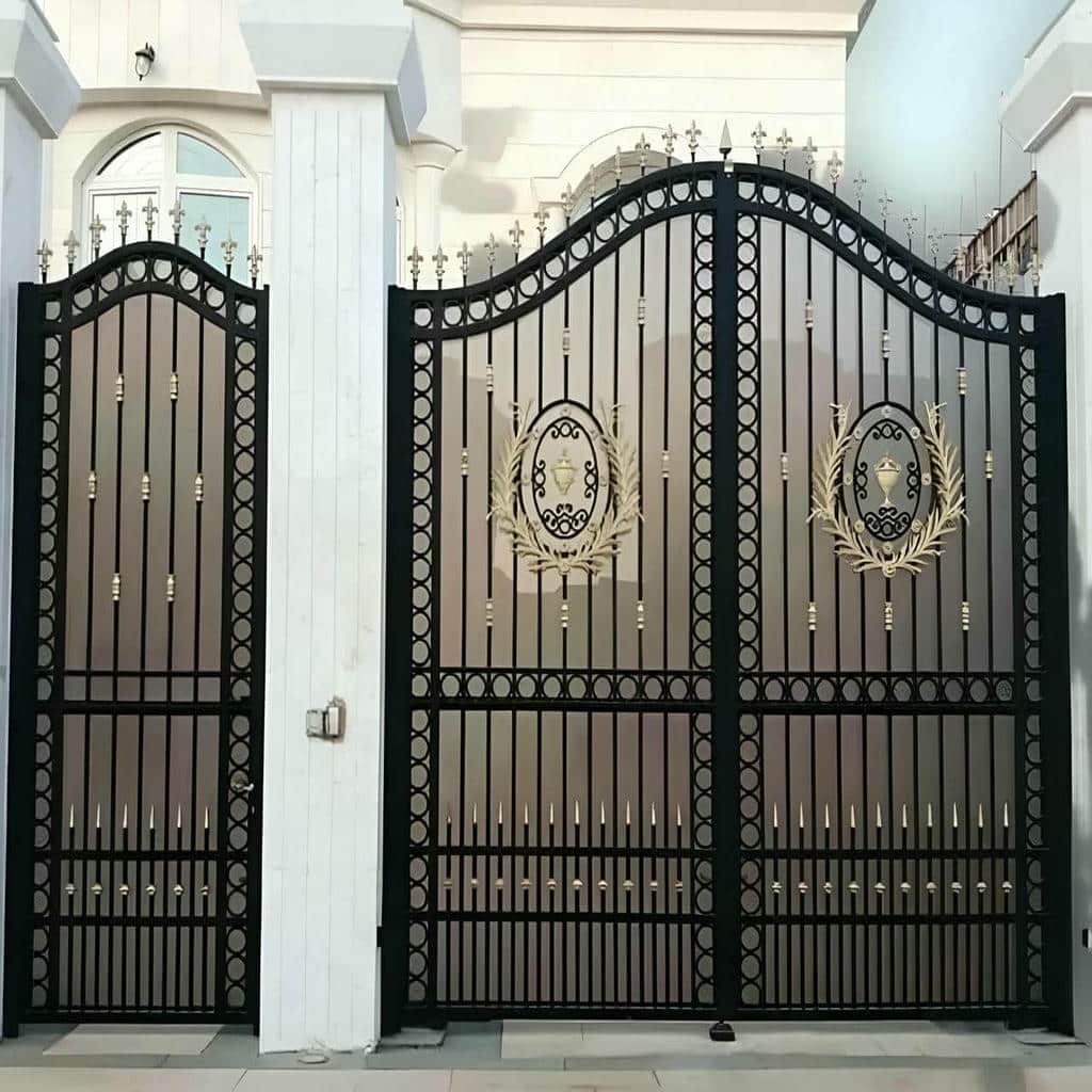 سفارش درب پارکینگ عریض ماشین رو با پنل یکپارچه