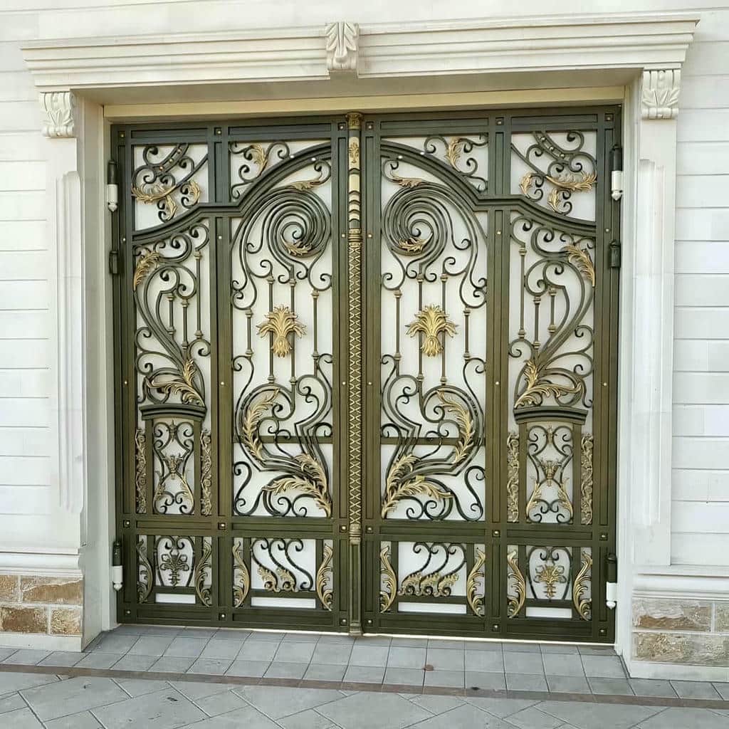 درب پارکینگ ریلی ریل زمینی با پنل چوب‌نما
