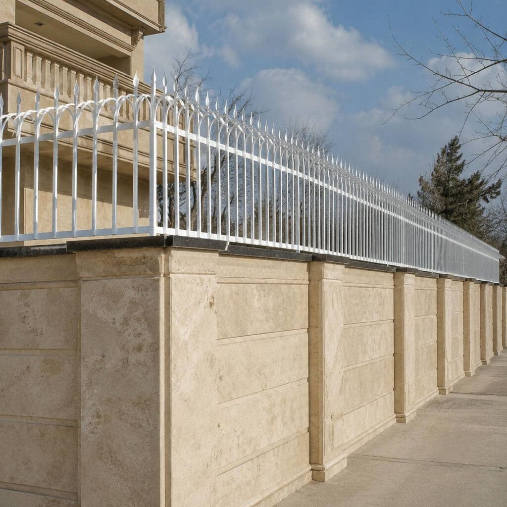 سفارش حفاظ دیوار سیم خاردار ترکیبی با پایه رنگی