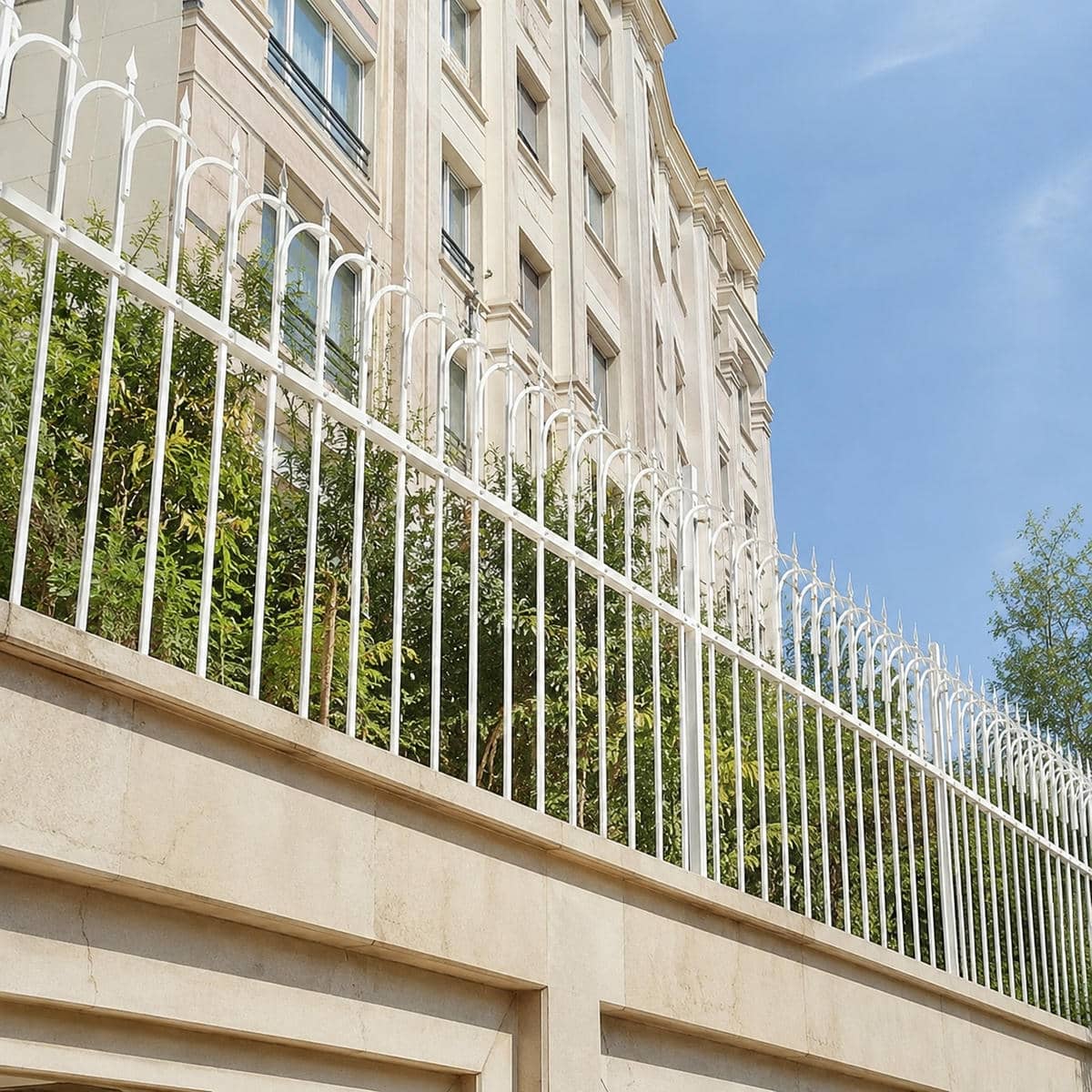 10 طرح حفاظ دیوار کوتاه حیاط