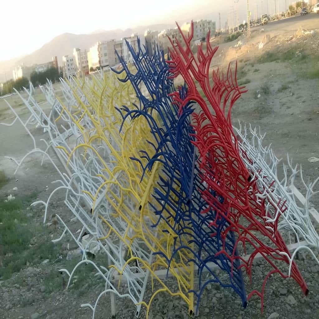 حفاظ آبشاری متراکم هماهنگ با نمای ساختمان