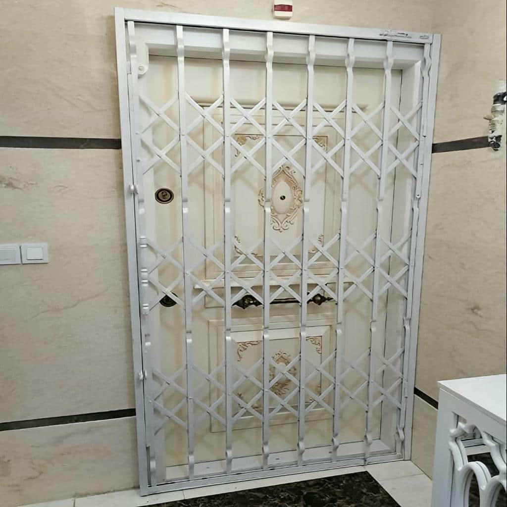 حفاظ کشویی جمع شونده مناسب رفت و آمد زیاد