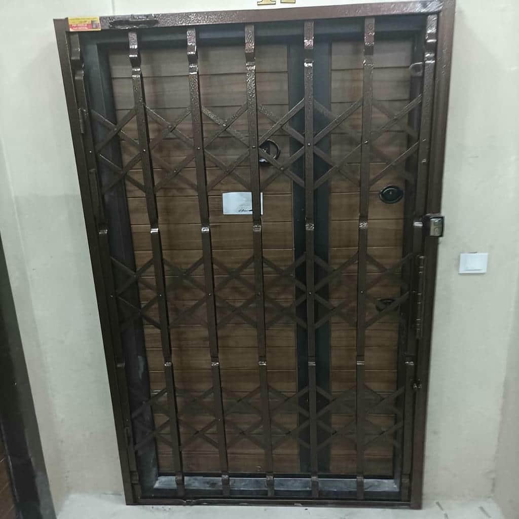 درب آکاردئونی آماده اجرای تخصصی پروژه