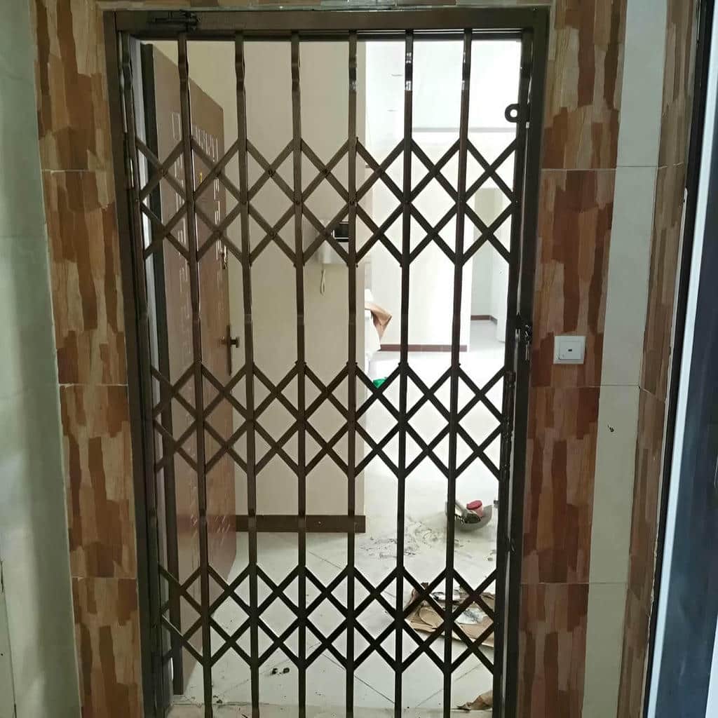حفاظ ریلی درب با رنگ هماهنگ فرفورژه