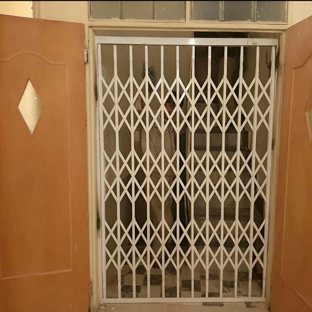 مرکز عرضه نرده آکاردئونی سفارشی با قیمت مناسب برای انتخاب جنس و متریال