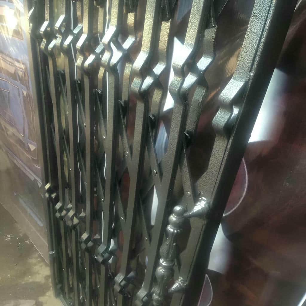 مرکز عرضه تخصصی محافظ درب آپارتمان برای سفارش اینترنتی و ارسال به شهرستان