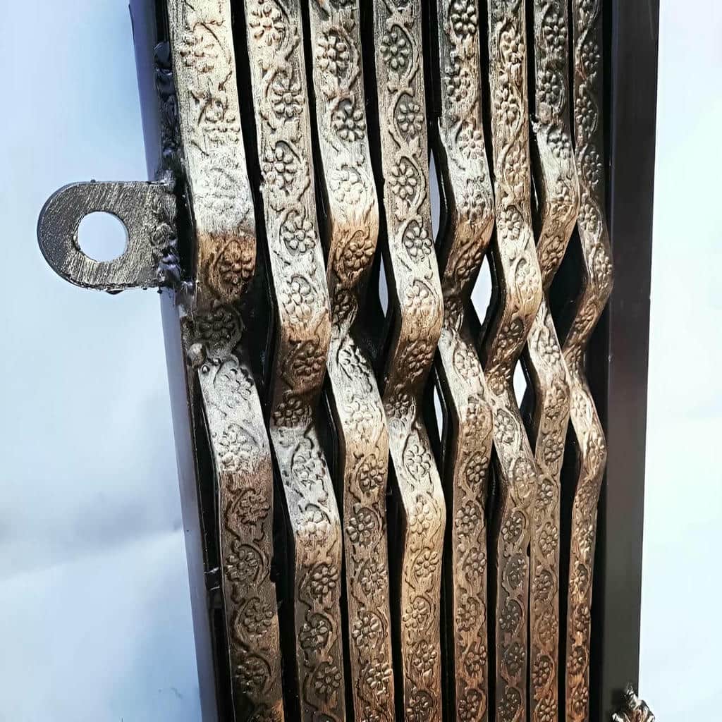 حفاظ لولایی درب مقاوم در برابر آفتاب حفاظ لولایی درب مقاوم در برابر آفتاب