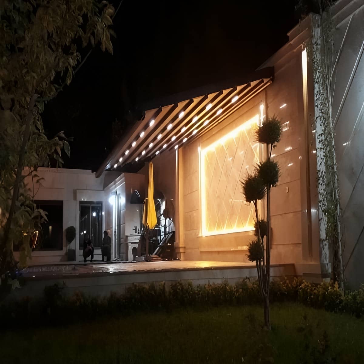 سایبان تراس بازویی با پارچه مقاوم رطوبت مرکز سفارش و فروش سایبان تراس مناسب مناطق مرطوب و بارانی