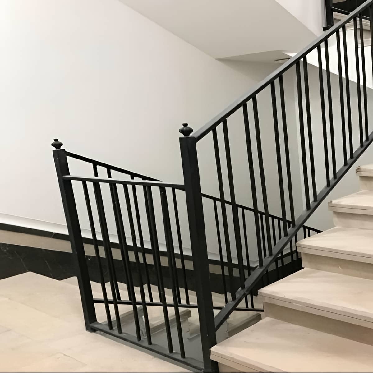 حفاظ لبه بالکن ساده با ابعاد سفارشی مرکز عرضه و نصب حفاظ لبه بالکن برای مدلهای ساده و کاربردی