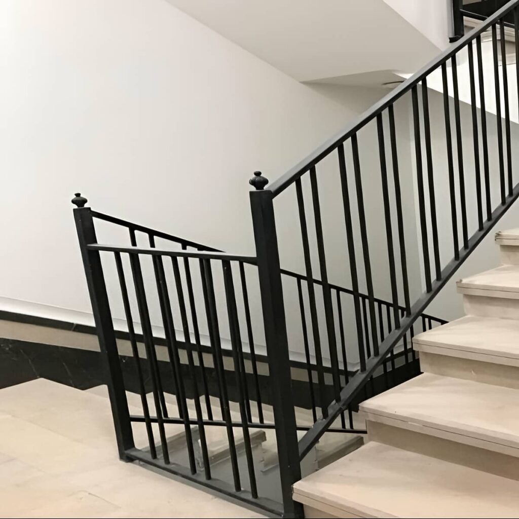نرده فلزی بالکن ساده برای بازسازی نما نرده فلزی بالکن ساده برای بازسازی نما