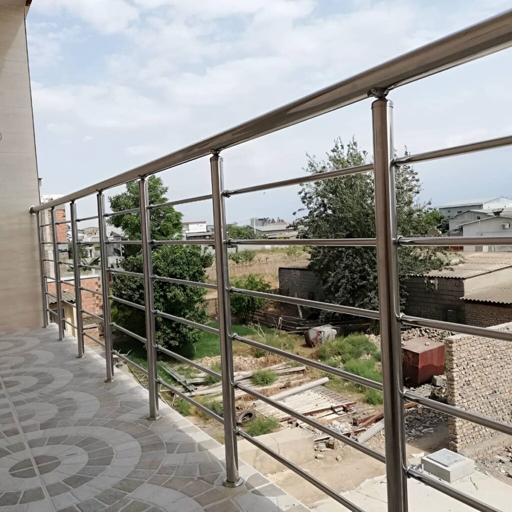 دست انداز راه پله در مسیر چند پاگرد