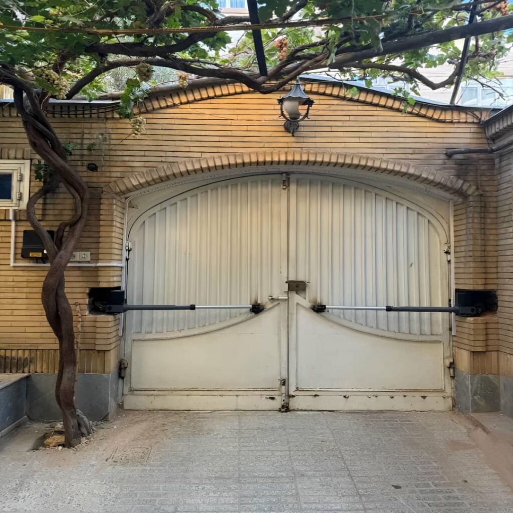 جک درب حیاط آماده نصب تخصصی پروژه