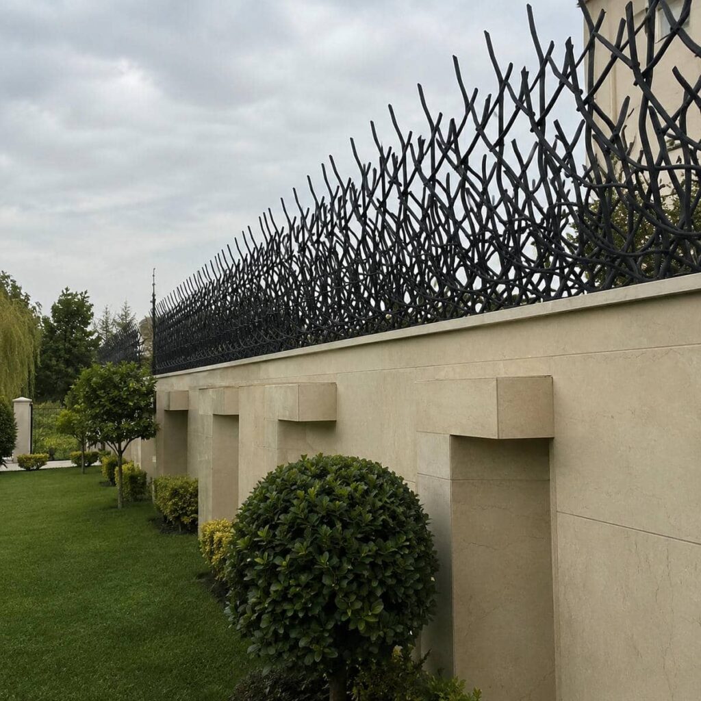 حفاظ دیوار خارجی با رنگ مشکی
