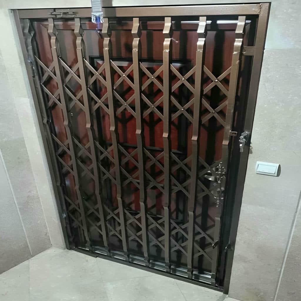 بررسی تراز کف ورودی آپارتمان نوسازی شده شیراز بررسی تراز کف ورودی آپارتمان نوسازی شده شیراز