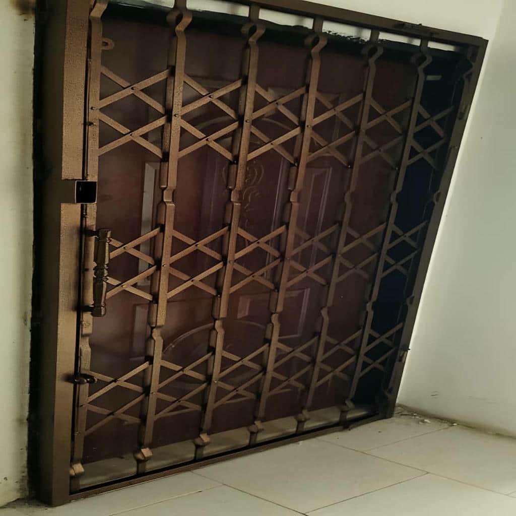 جزئیات فاصله محافظ فلزی از دستگیره برجسته