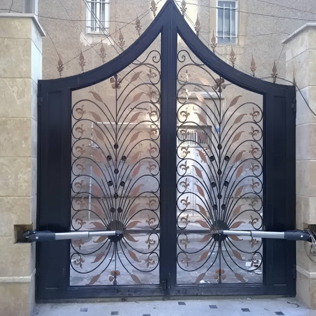 جک درب پارکینگ بازویی برای ورودی دو لنگه استان گیلان