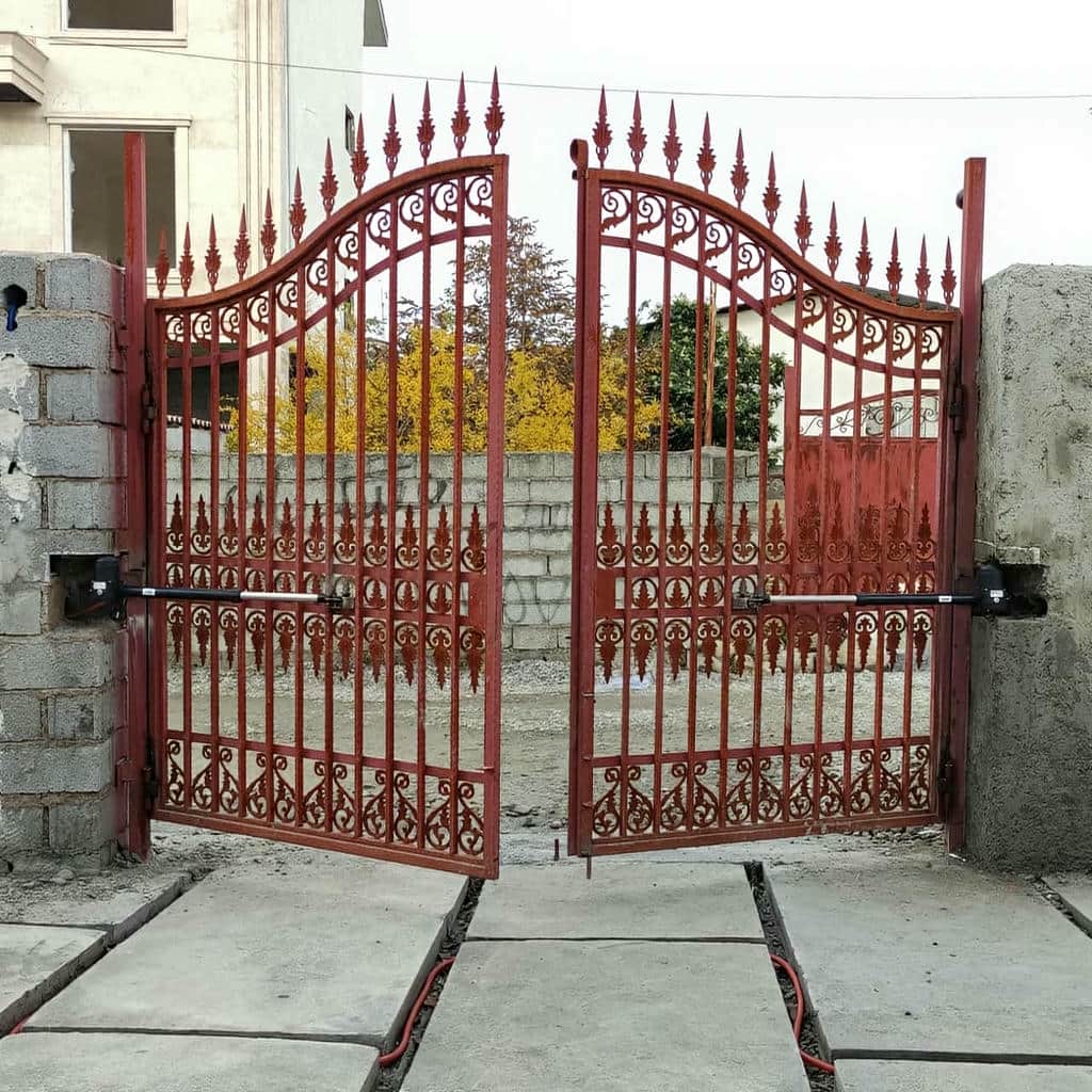 جک درب پارکینگ کنار ستون ورودی همدان