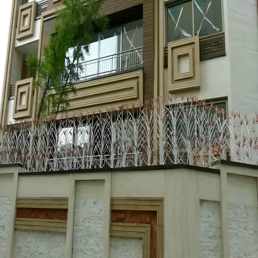 حفاظ دیوار در ورودی باغ استان فارس حفاظ دیوار در ورودی باغ استان فارس