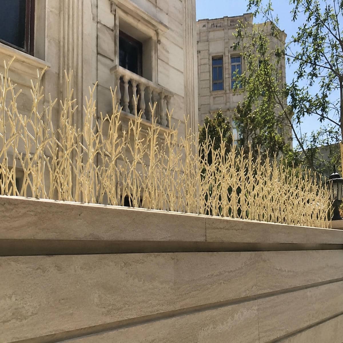 حفاظ دیوار فلزی مشکی برای محوطه مسکونی استان آذربایجان شرقی