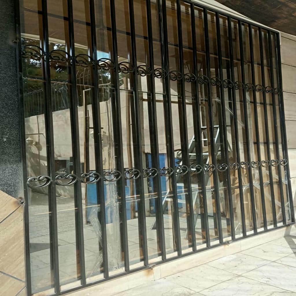 حفاظ پنجره آهنی مشکی در استان گلستان