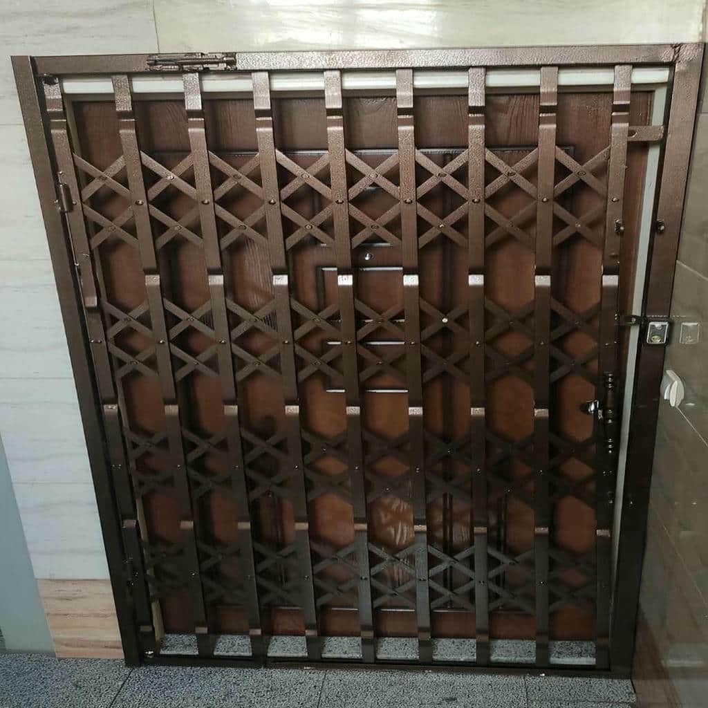 درب آکاردئونی با اتصالات مقاوم در قم درب آکاردئونی با اتصالات مقاوم در قم