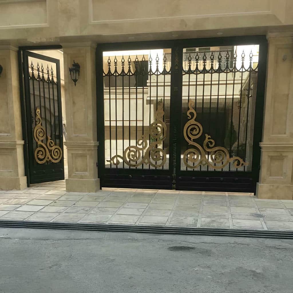 درب فلزی با پوشش رنگ یکدست