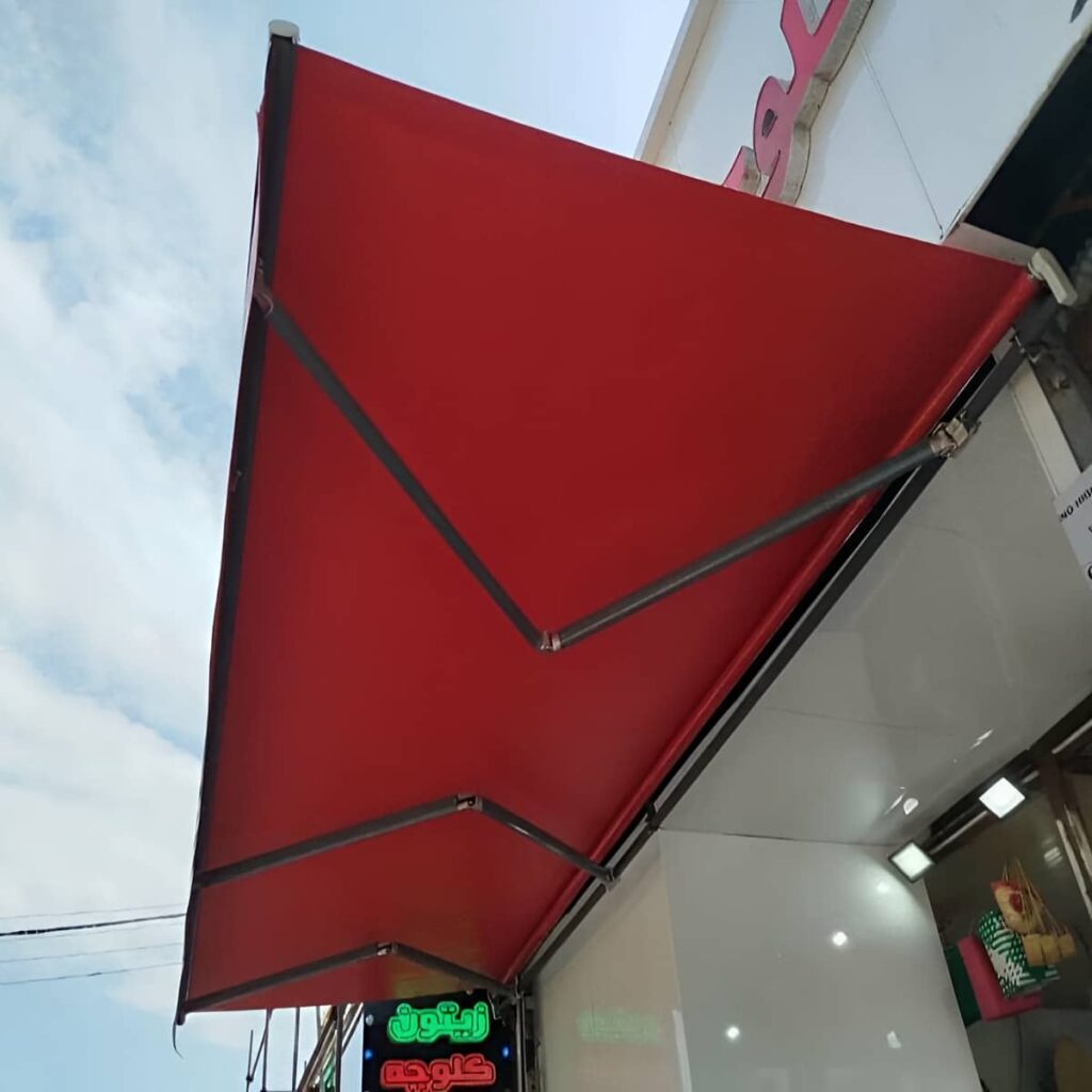 سایبان برقی جمع شونده بالای پارکینگ استان یزد
