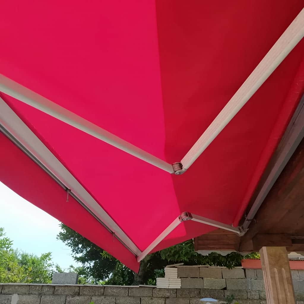 سایبان برقی مشکی برای ورودی مغازه