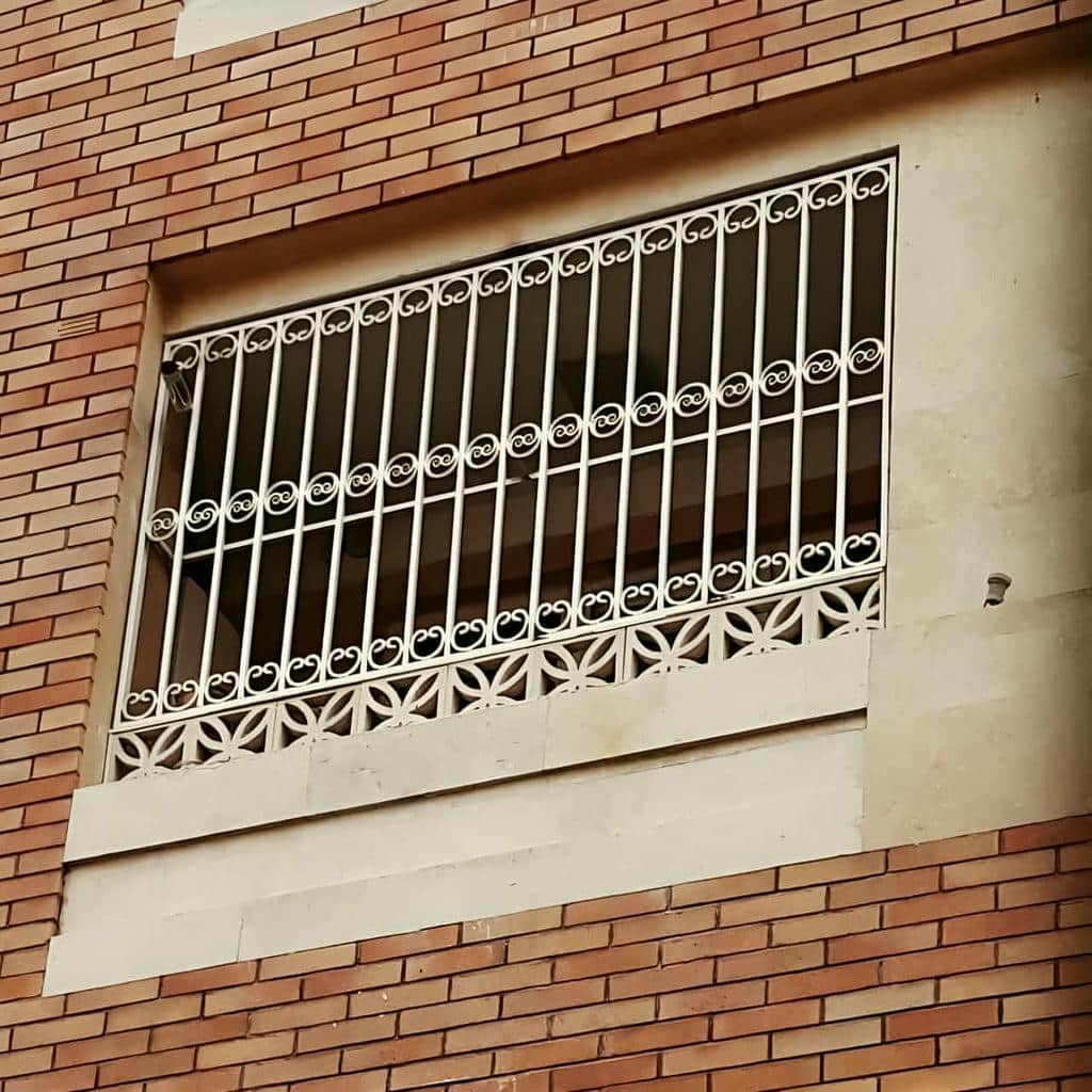 محافظ پنجره با پوشش مناسب اقلیم مرطوب استان هرمزگان محافظ پنجره با پوشش مناسب اقلیم مرطوب استان هرمزگان