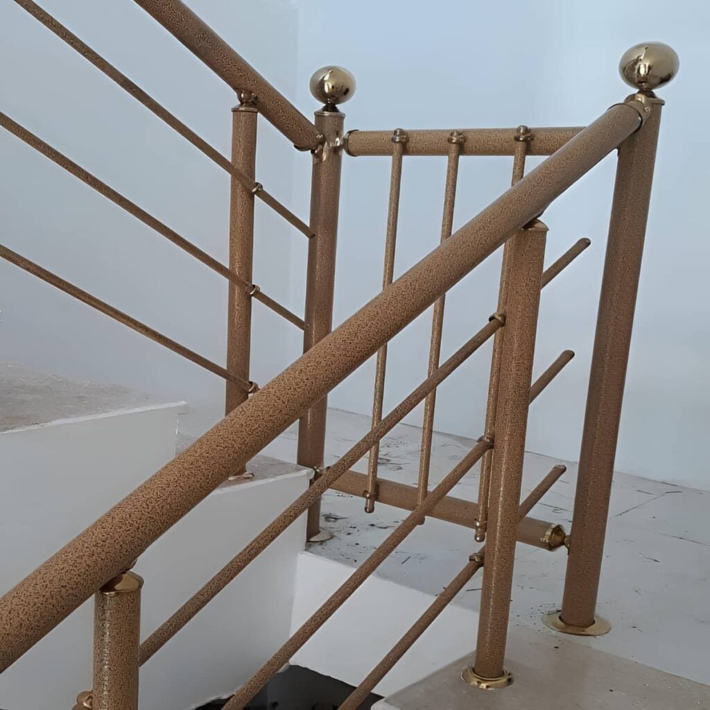 نرده راه پله استیل با پرداخت براق