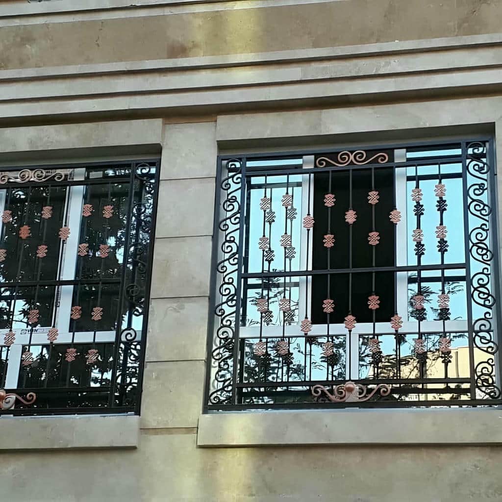 نرده پنجره فرفورژه برای نمای سنگی در استان قزوین