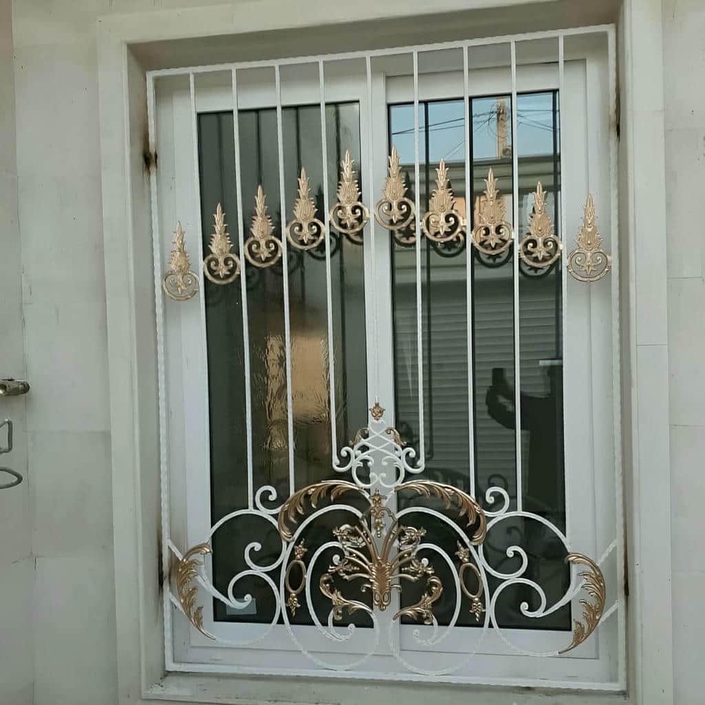نمونه حفاظ پنجره ساده با خطوط عمودی در استان تهران نمونه حفاظ پنجره ساده با خطوط عمودی در استان تهران