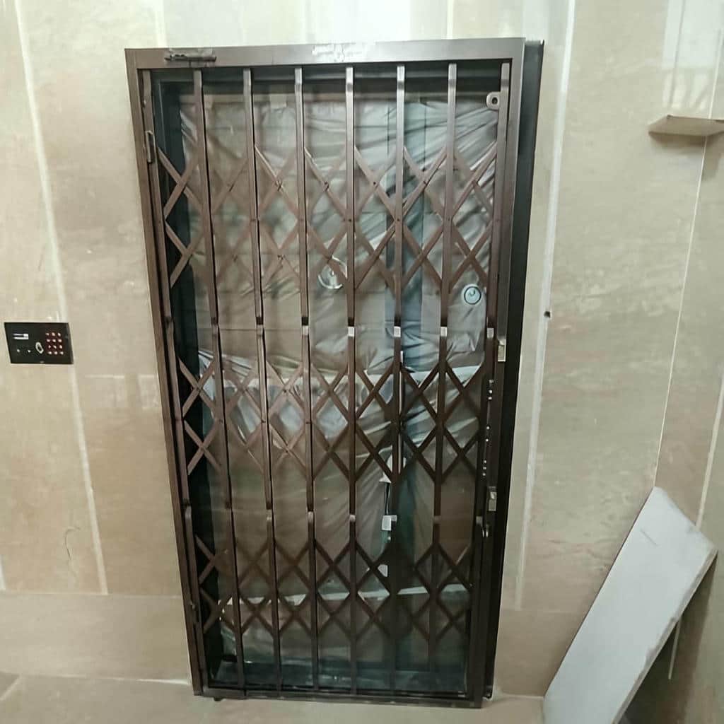 مرکز فروش و سفارش حفاظ درب آکاردئونی در استان کرمان