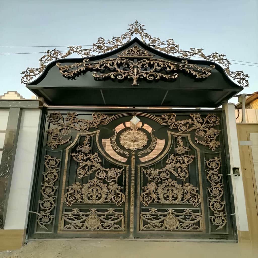 درب حیاط خاکستری مجتمع پرتردد کرج با قاب ساده مرکز فروش درب حیاط برای مجتمعهای پرتردد در کرج و حومه