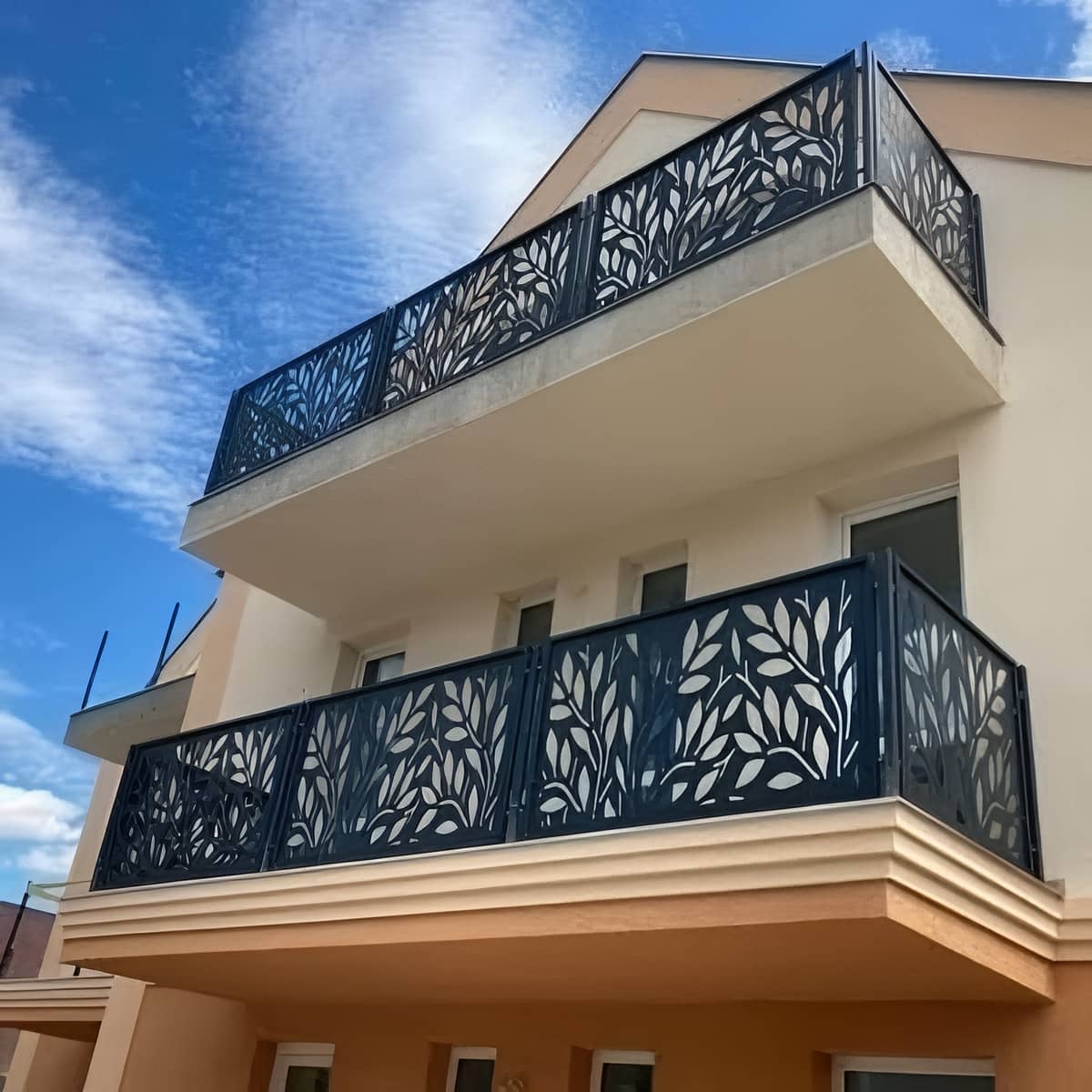 مرکز فروش و سفارش نرده بالکن در ساری و حومه